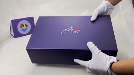 изготовленная на заказ магнитная подарочная коробка с принтом фиолетового цвета с  высечка  EPE пена