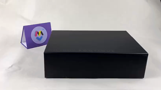 изготовленная на заказ черная картонная магнитная подарочная коробка с уф покрытие логотип