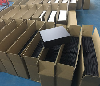 Складные бумажные коробки из 3 контейнеров отправлены с завода MLP